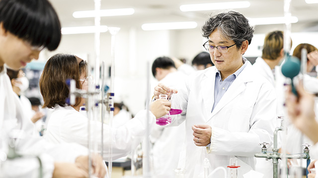 新しい化学物質を創り出し未来を切り拓く担い手へ