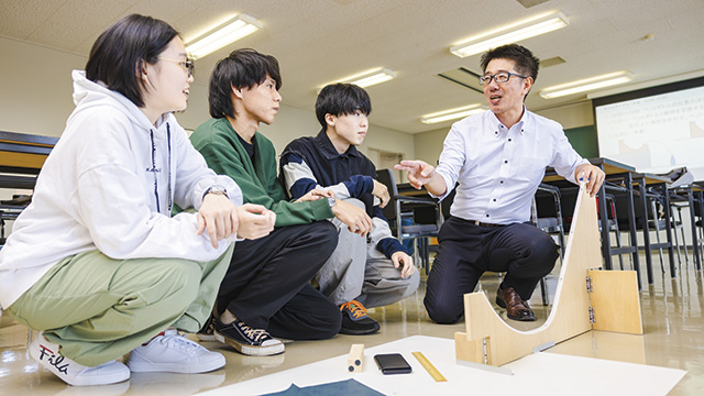 数理･情報科学の知識をフル活用し
社会に通用する課題解決力を養う